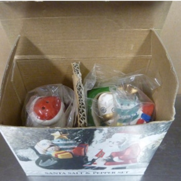 🎅🏻SALE Salt & Pepper Shakers Santa with Bag of Toys by Asia Master Christmas - Picture 11 of 12